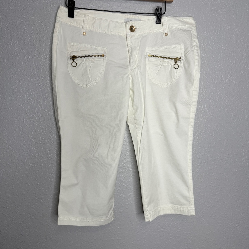 Express White Capri Pants size 10